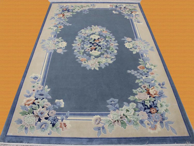 牡丹图案地毯